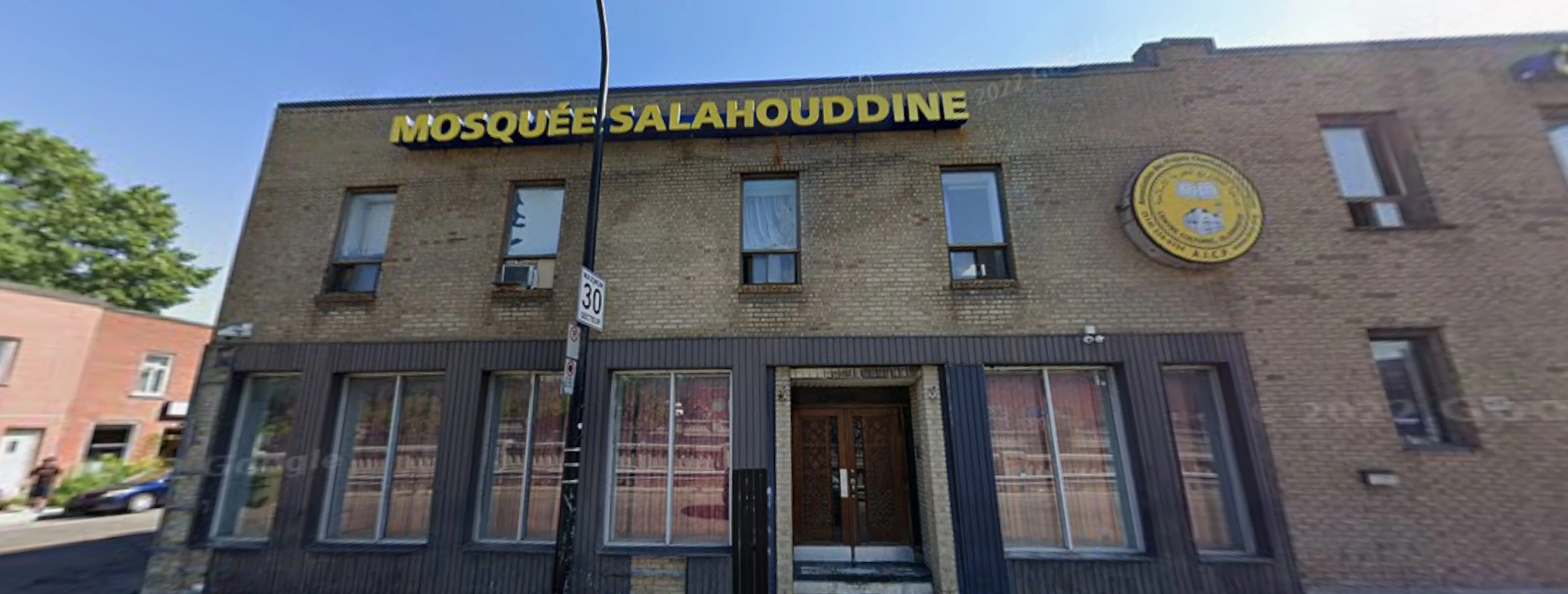 Exterior view of Salahouddine Mosque Montréal building